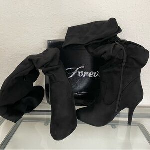 NIB Forever Women's Black Suede Boots